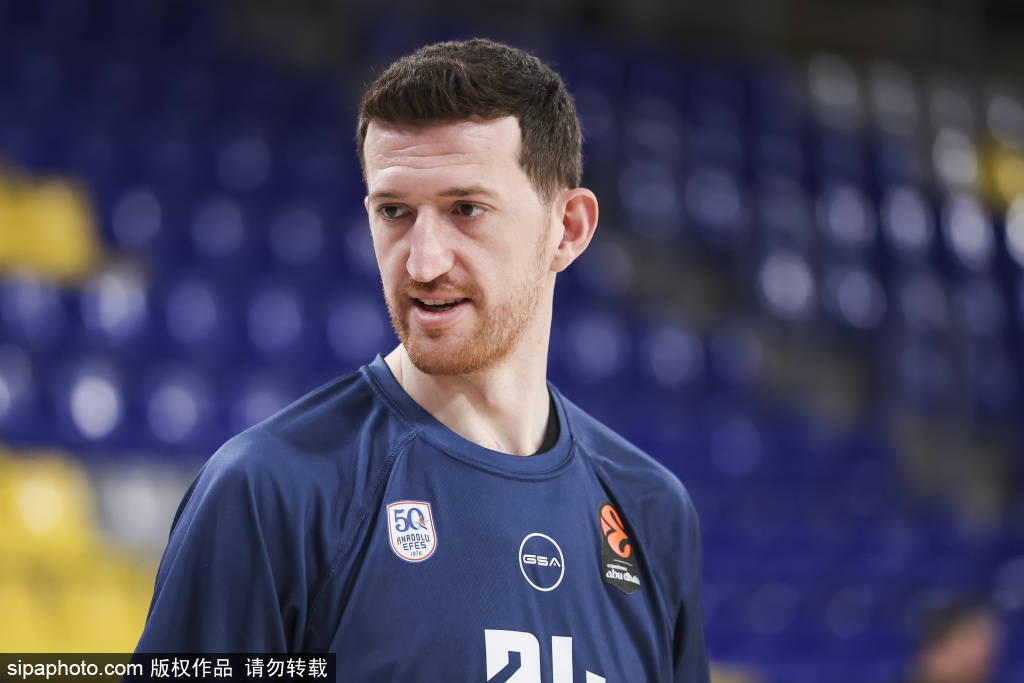 亚马尔效仿詹姆斯精神，巴萨力争欧冠逆转马竞